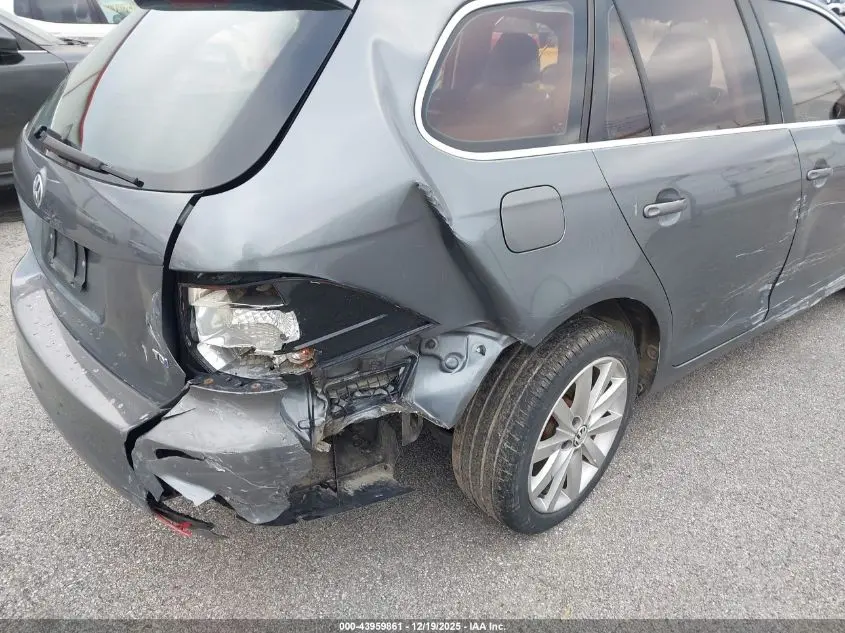2011 VOLKSWAGEN JETTA SPORTWAGEN 2.0L TDI