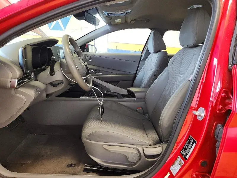 2021 HYUNDAI ELANTRA SE  
