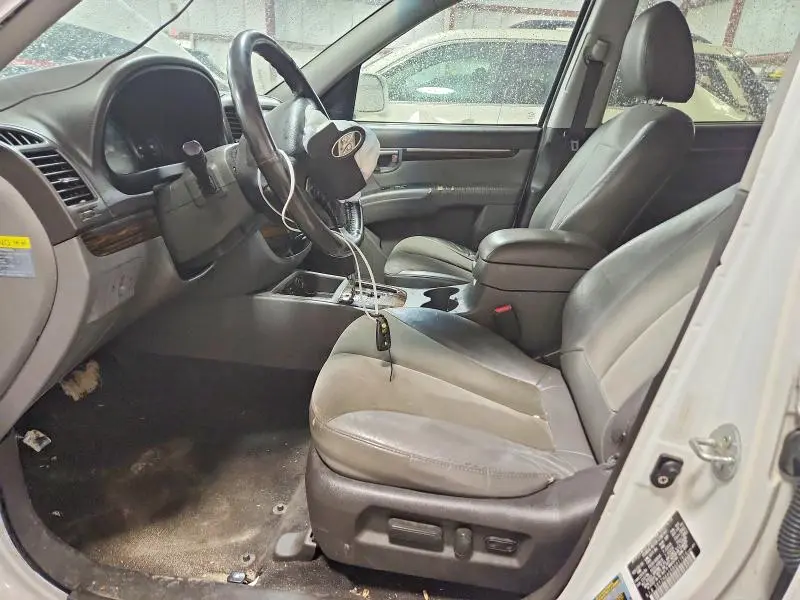 2011 HYUNDAI SANTA FE SE  