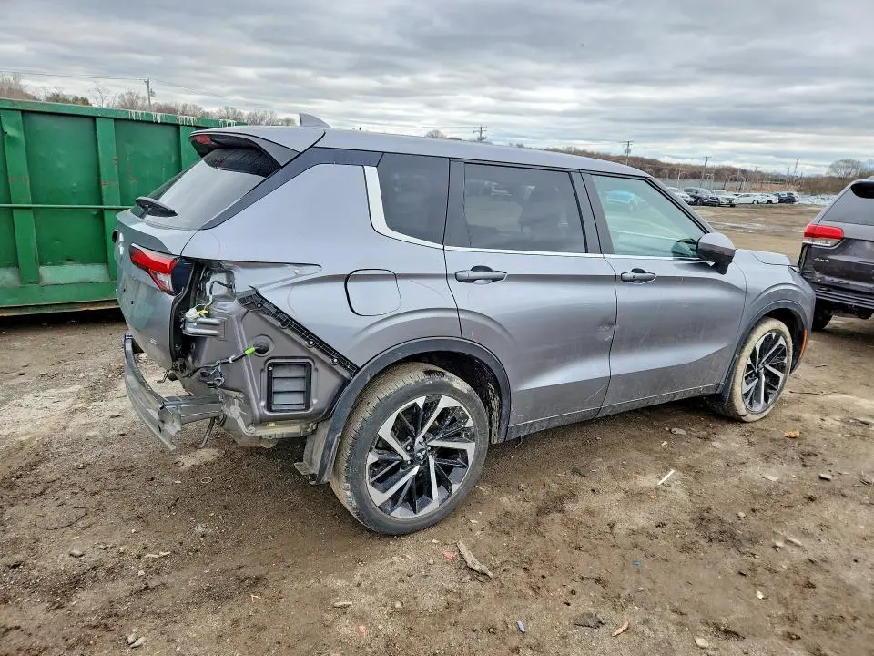 2024 MITSUBISHI OUTLANDER SE  