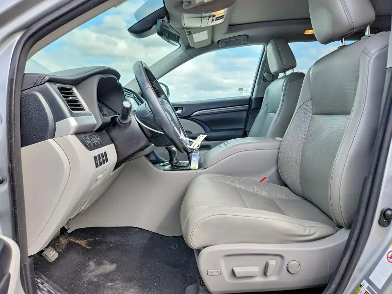 2017 TOYOTA HIGHLANDER LIMITED PLATINUM  