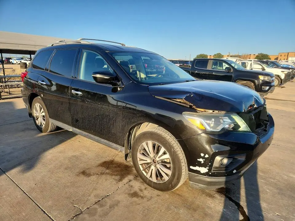 2017 NISSAN PATHFINDER SV  