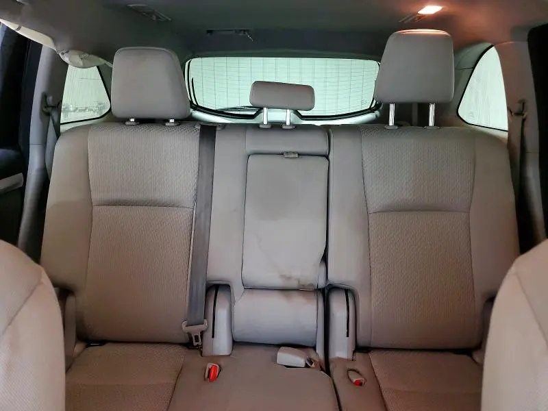 2017 TOYOTA HIGHLANDER LE  