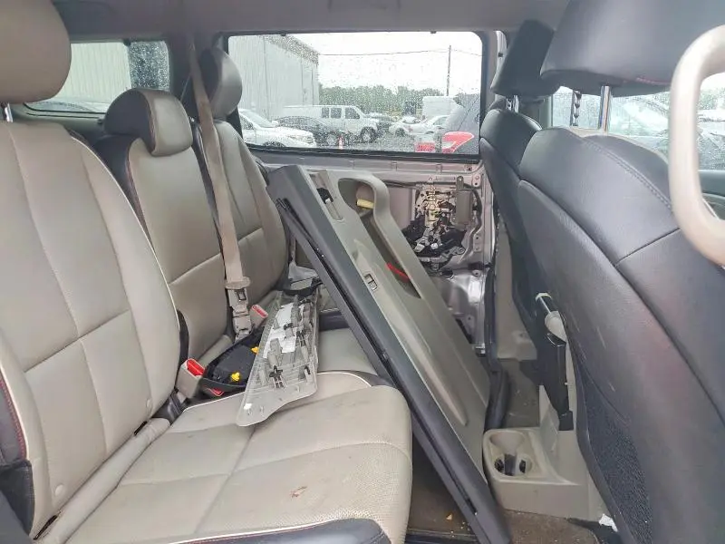 2017 KIA SEDONA LX  