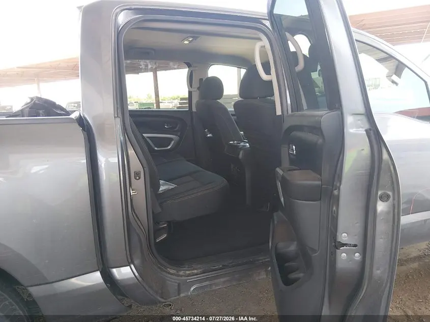 2017 NISSAN TITAN SV