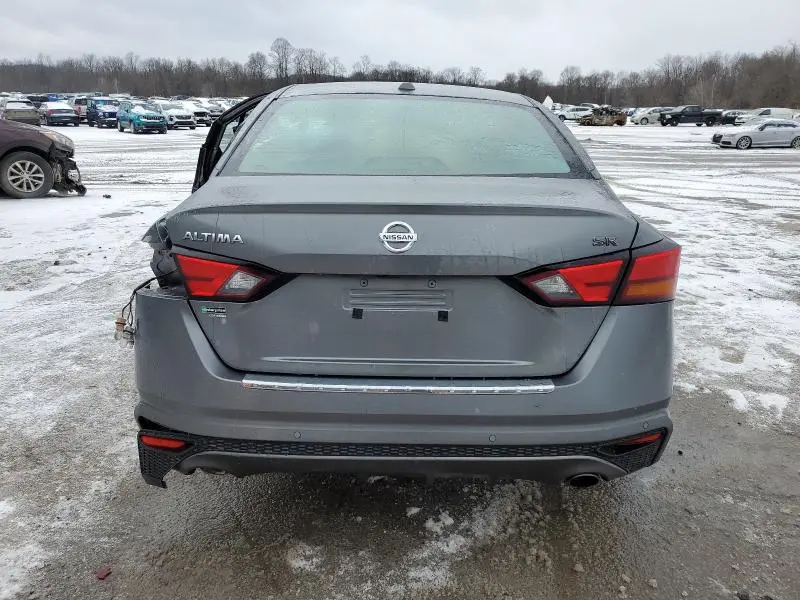 2022 NISSAN ALTIMA SR  