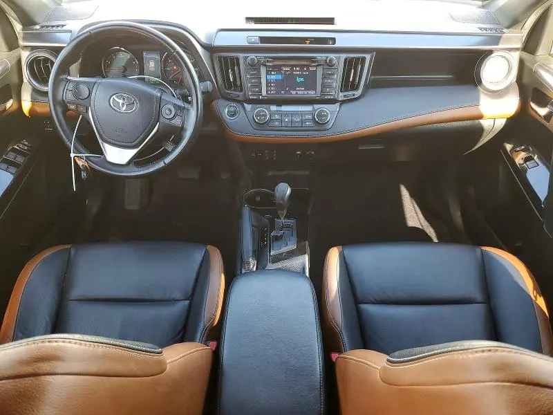 2016 TOYOTA RAV4 SE  