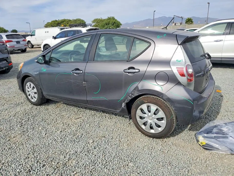 2014 TOYOTA PRIUS C TWO  