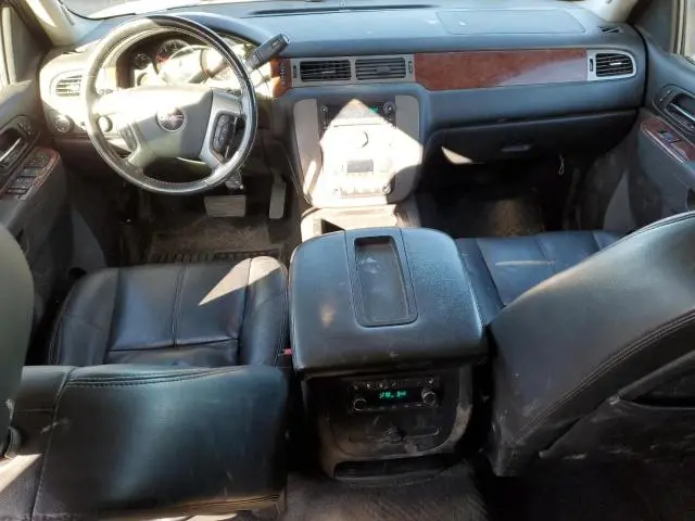 2010 GMC YUKON XL K2500 SLT  