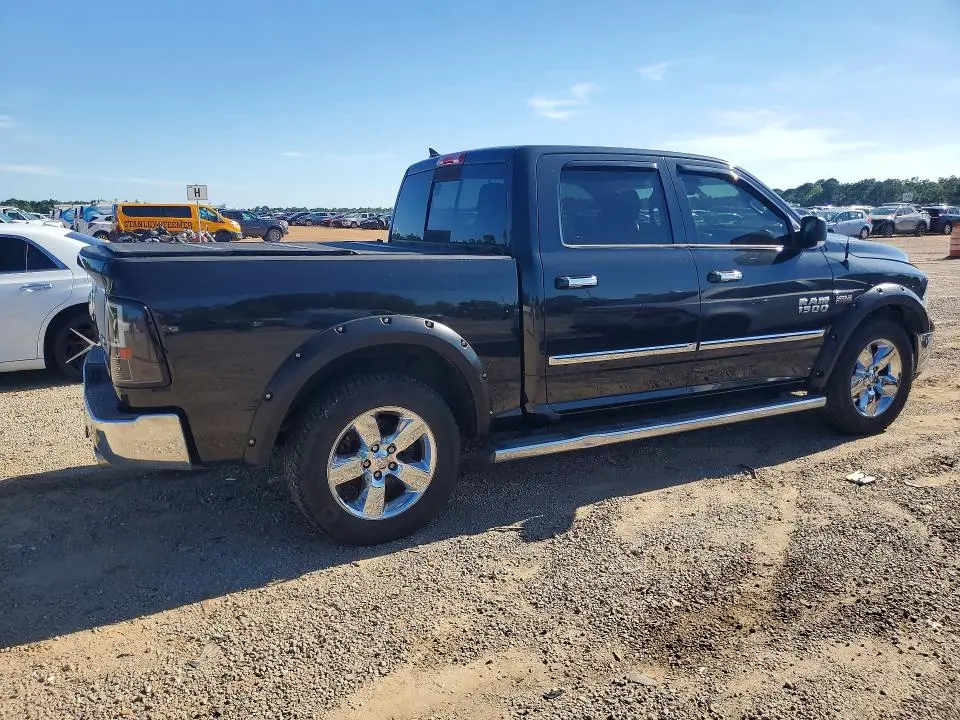 2015 RAM 1500 SLT  