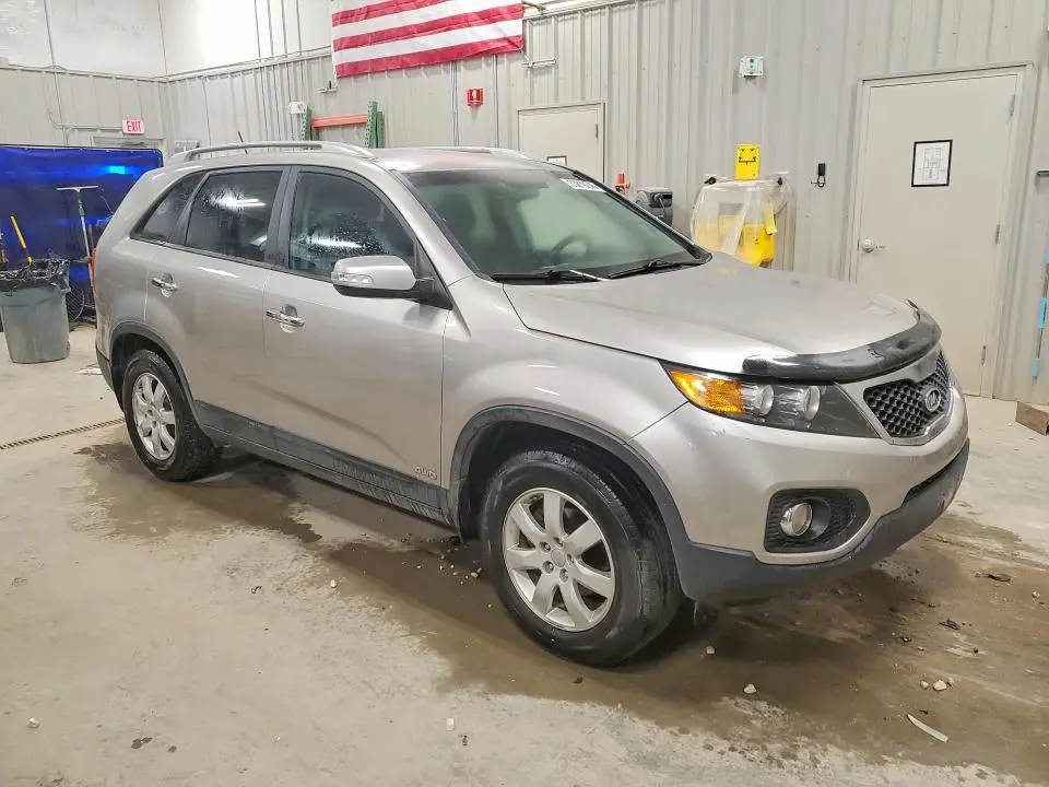 2013 KIA SORENTO LX  