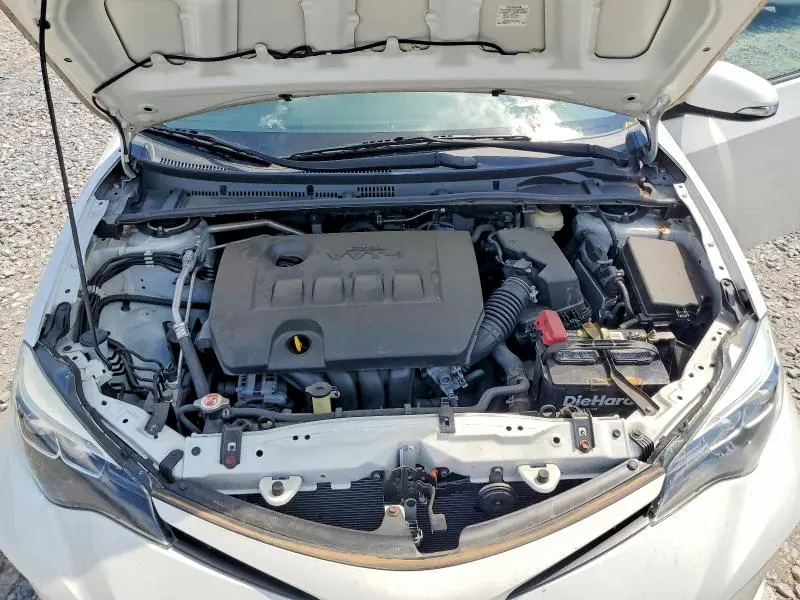 2018 TOYOTA COROLLA SE  