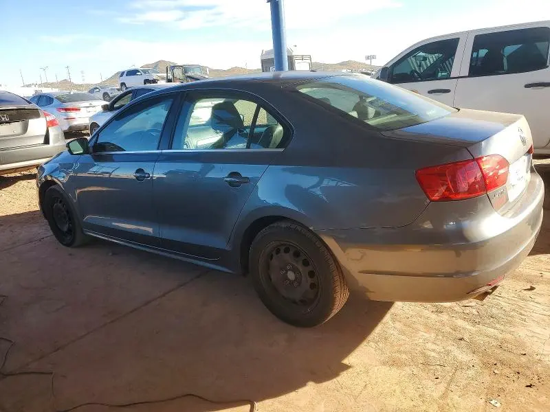 2013 VOLKSWAGEN JETTA SE  