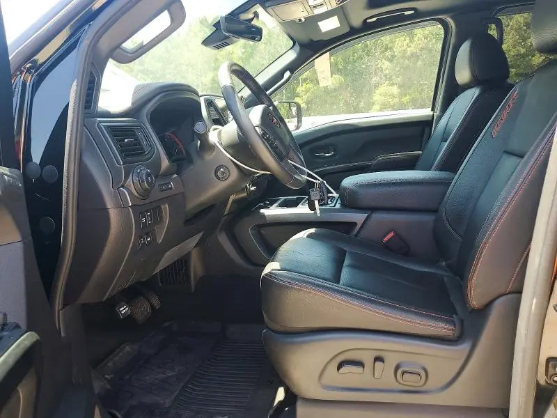 2024 NISSAN TITAN PRO-4X  