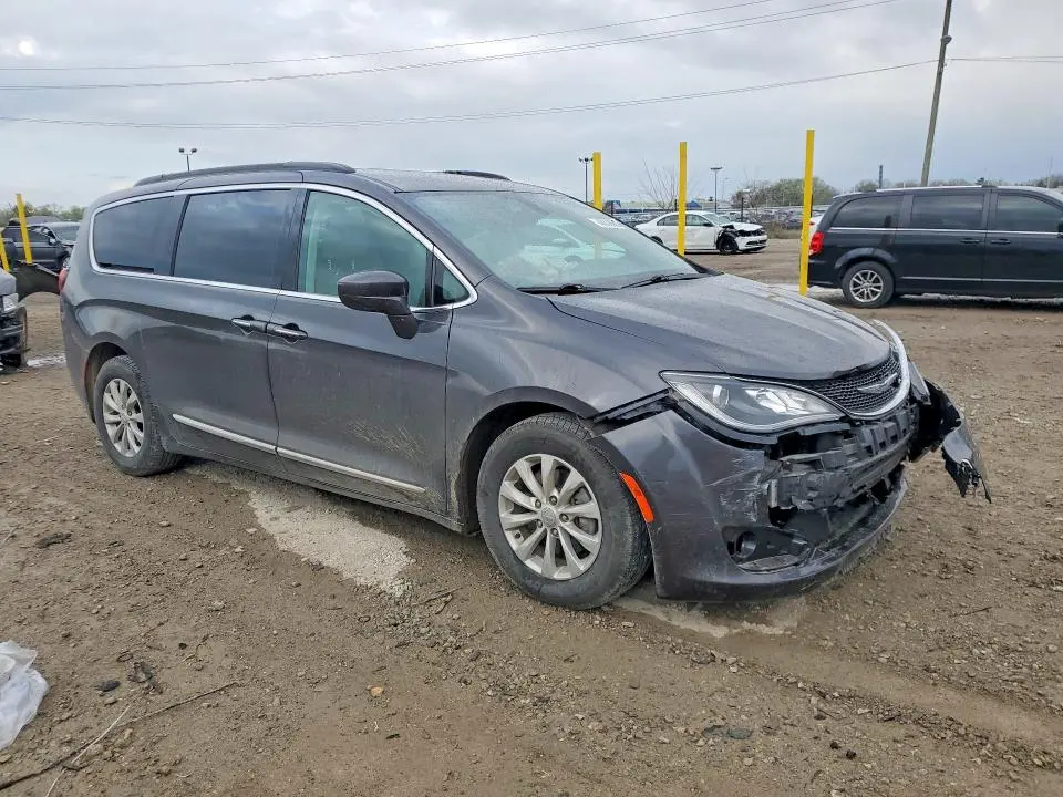 2017 CHRYSLER PACIFICA TOURING L  