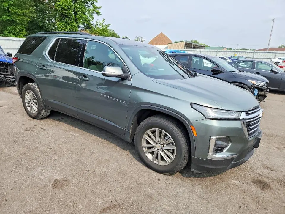 2023 CHEVROLET TRAVERSE LT  