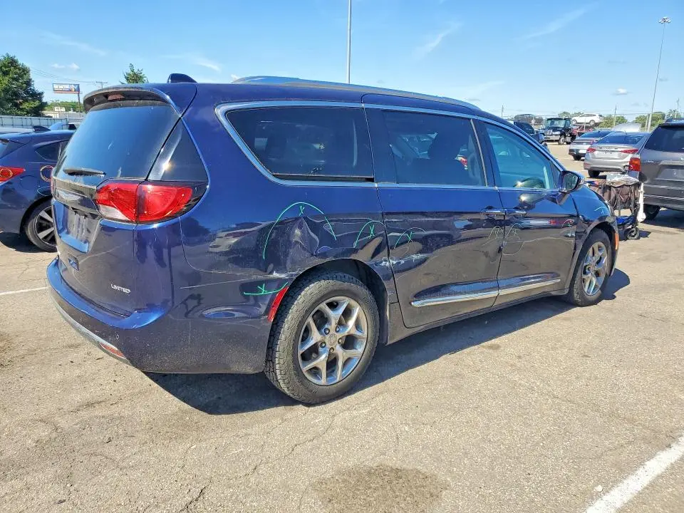 2018 CHRYSLER PACIFICA LIMITED  