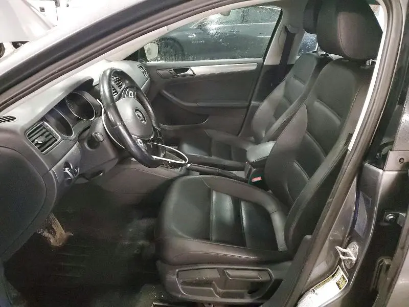 2017 VOLKSWAGEN JETTA SE  