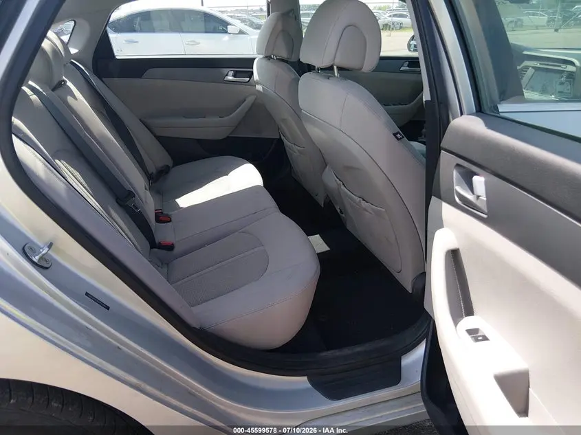 2017 HYUNDAI SONATA SE