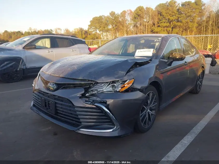 2023 TOYOTA CAMRY XLE