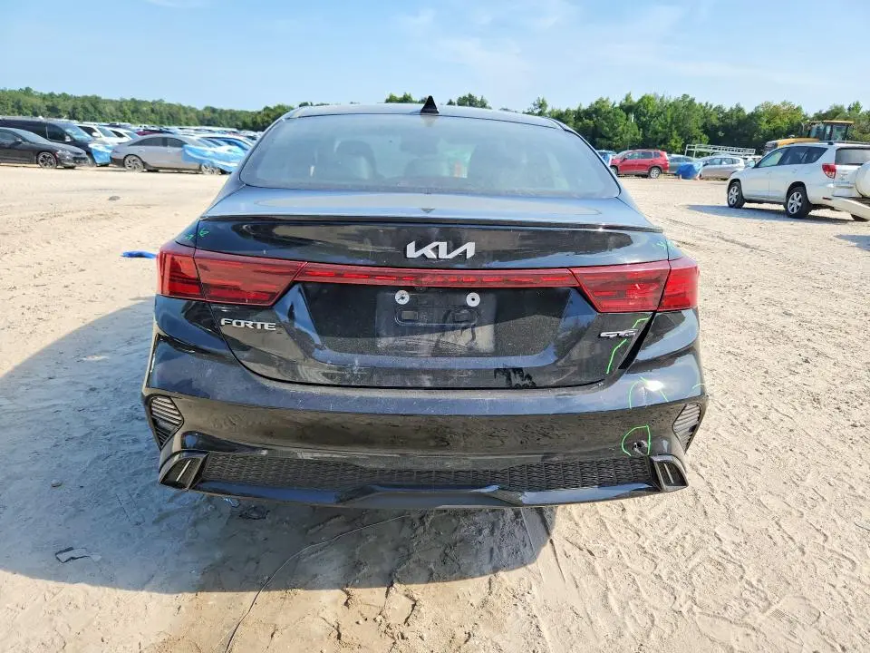 2024 KIA FORTE GT LINE  