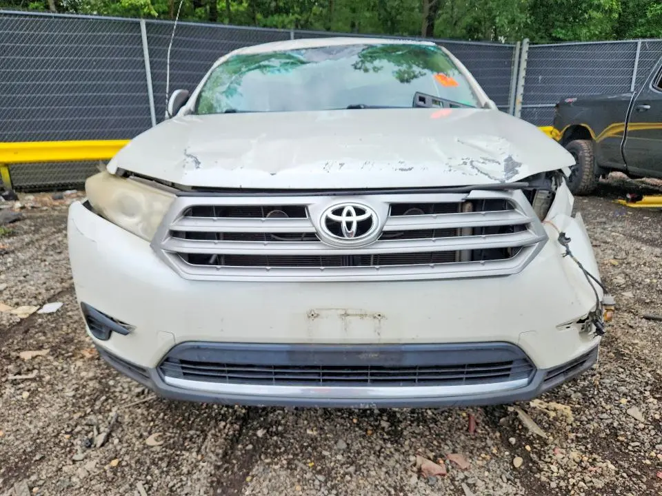 2011 TOYOTA HIGHLANDER BASE  