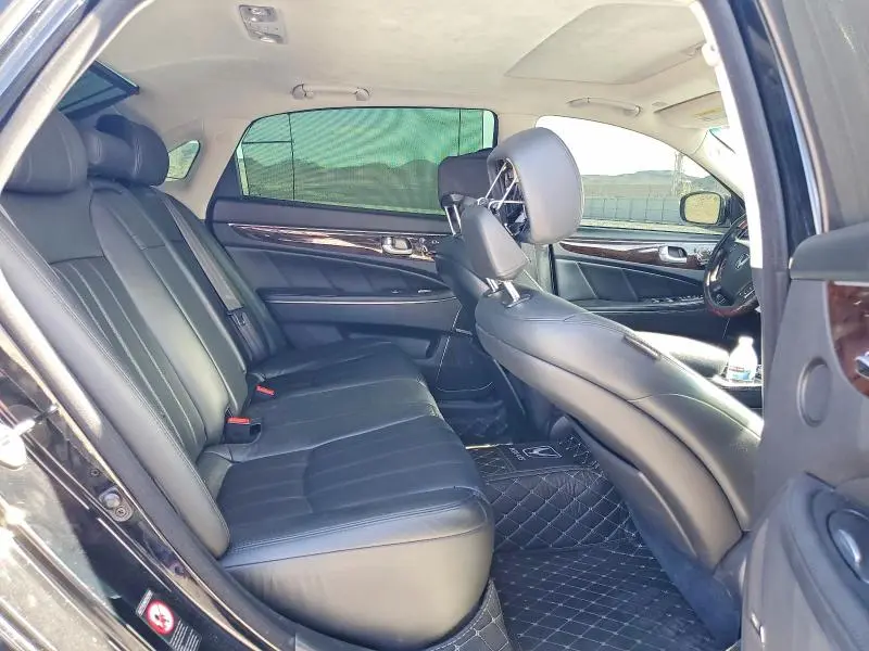 2011 HYUNDAI EQUUS SIGNATURE  