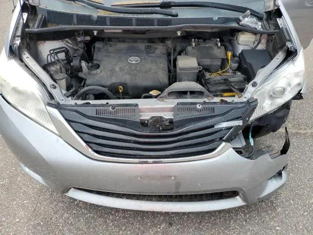 2011 TOYOTA SIENNA LE  