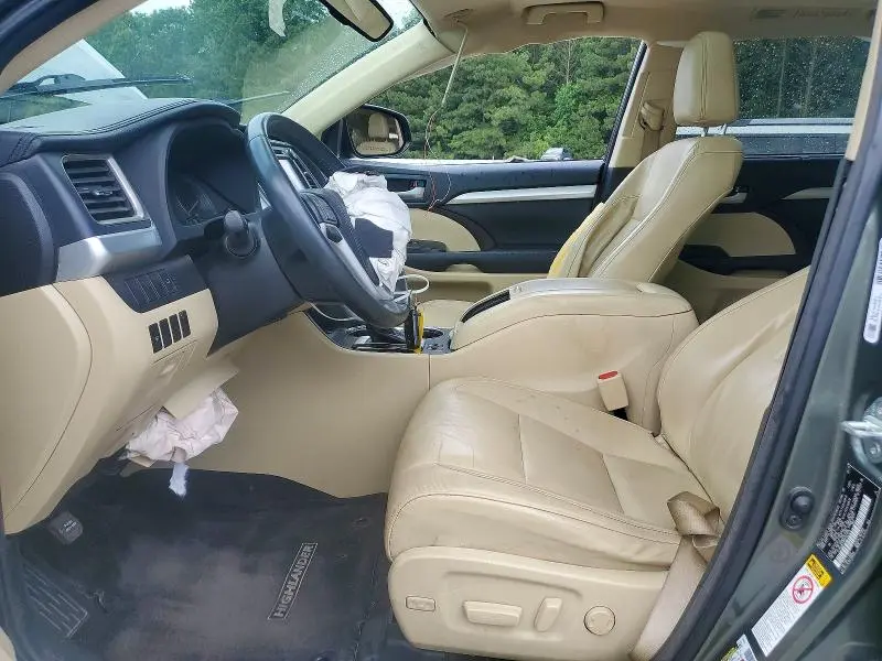 2016 TOYOTA HIGHLANDER XLE  