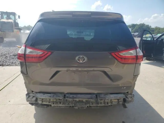 2017 TOYOTA SIENNA LE  