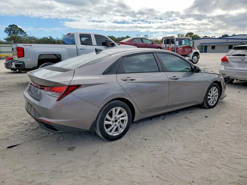 2021 HYUNDAI ELANTRA SEL  