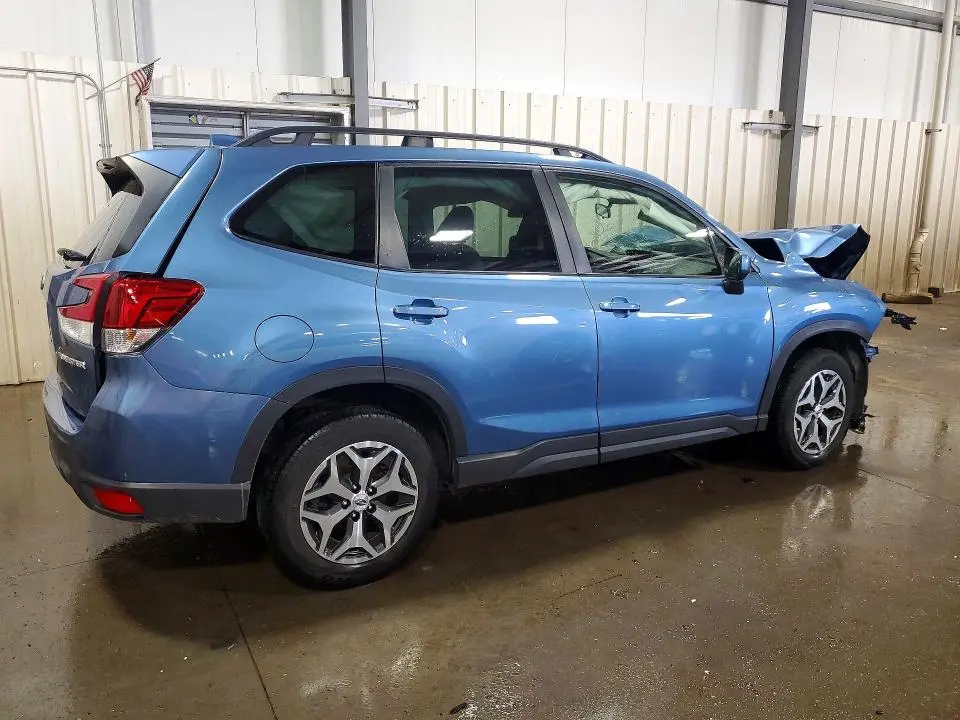 2023 SUBARU FORESTER PREMIUM  