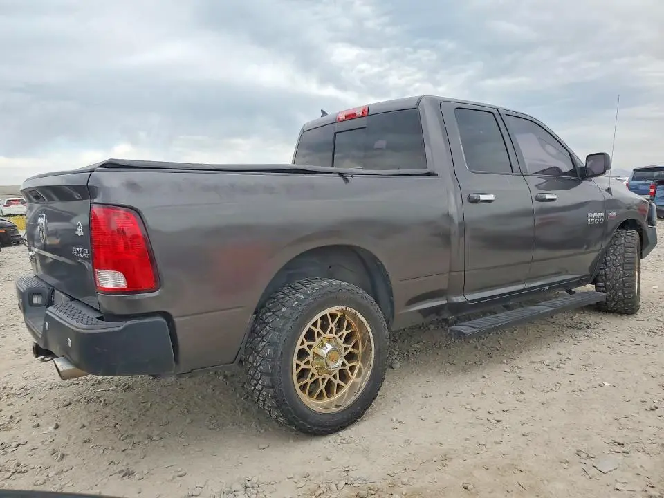 2017 RAM 1500 SLT  