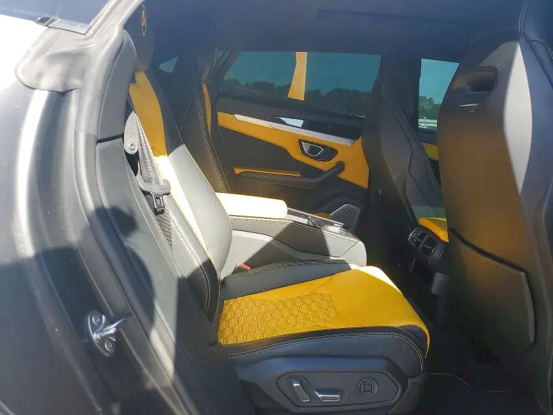 2019 LAMBORGHINI URUS   