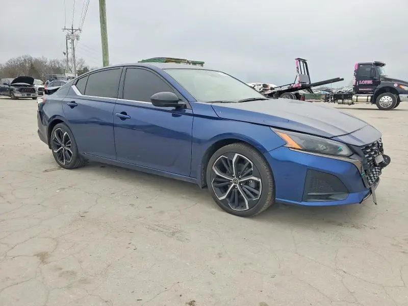 2023 NISSAN ALTIMA SR  