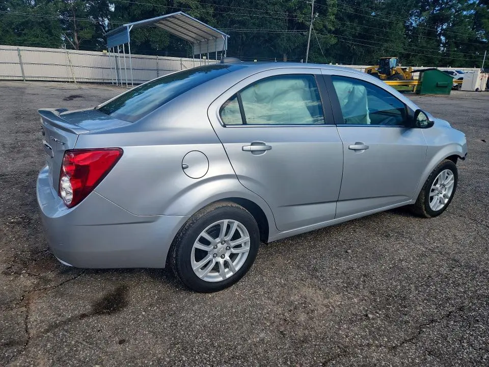 2016 CHEVROLET SONIC LT  