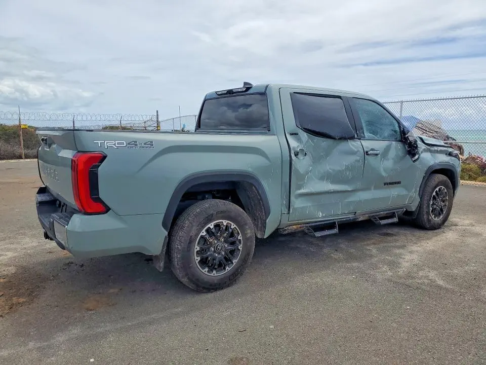 2025 TOYOTA TUNDRA SR5  