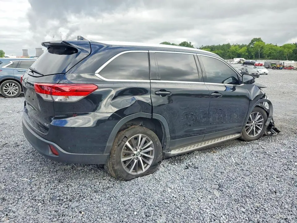 2019 TOYOTA HIGHLANDER XLE  