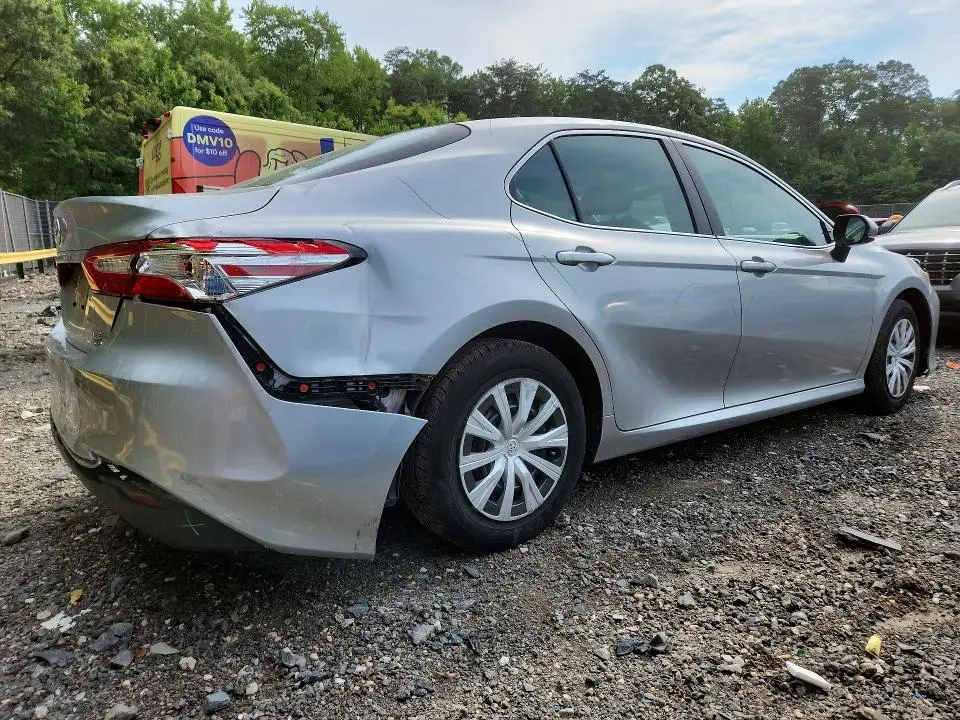 2018 TOYOTA CAMRY LE  