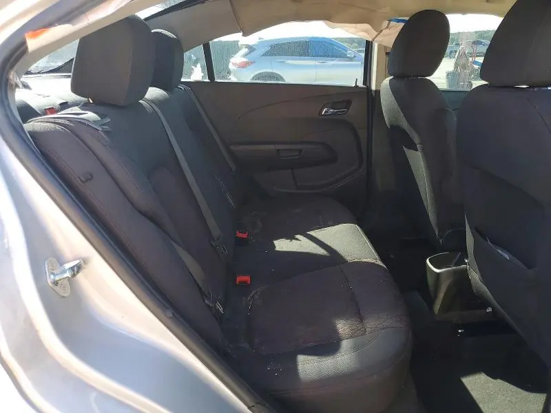 2019 CHEVROLET SONIC LT  