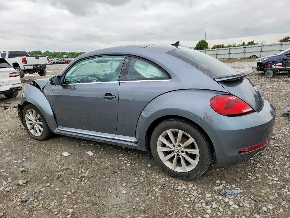 2018 VOLKSWAGEN BEETLE SE  