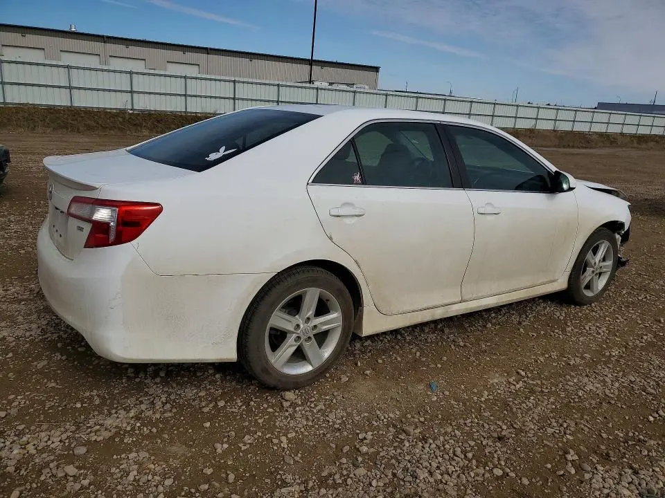 2013 TOYOTA CAMRY SE  