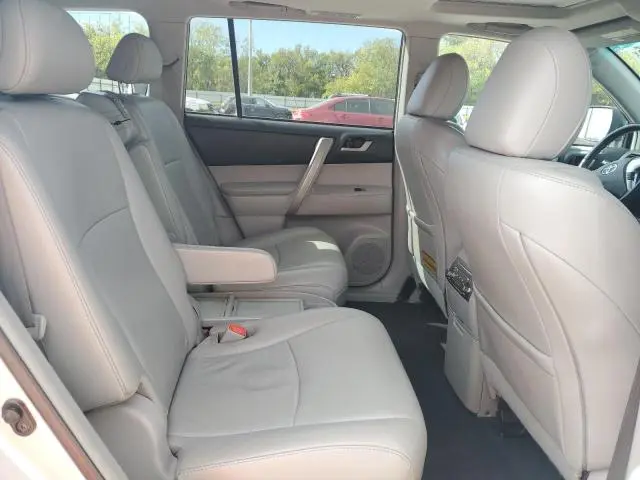 2011 TOYOTA HIGHLANDER BASE  