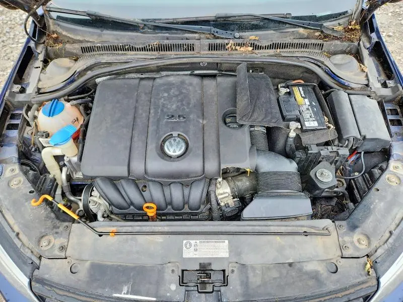 2012 VOLKSWAGEN JETTA SE  