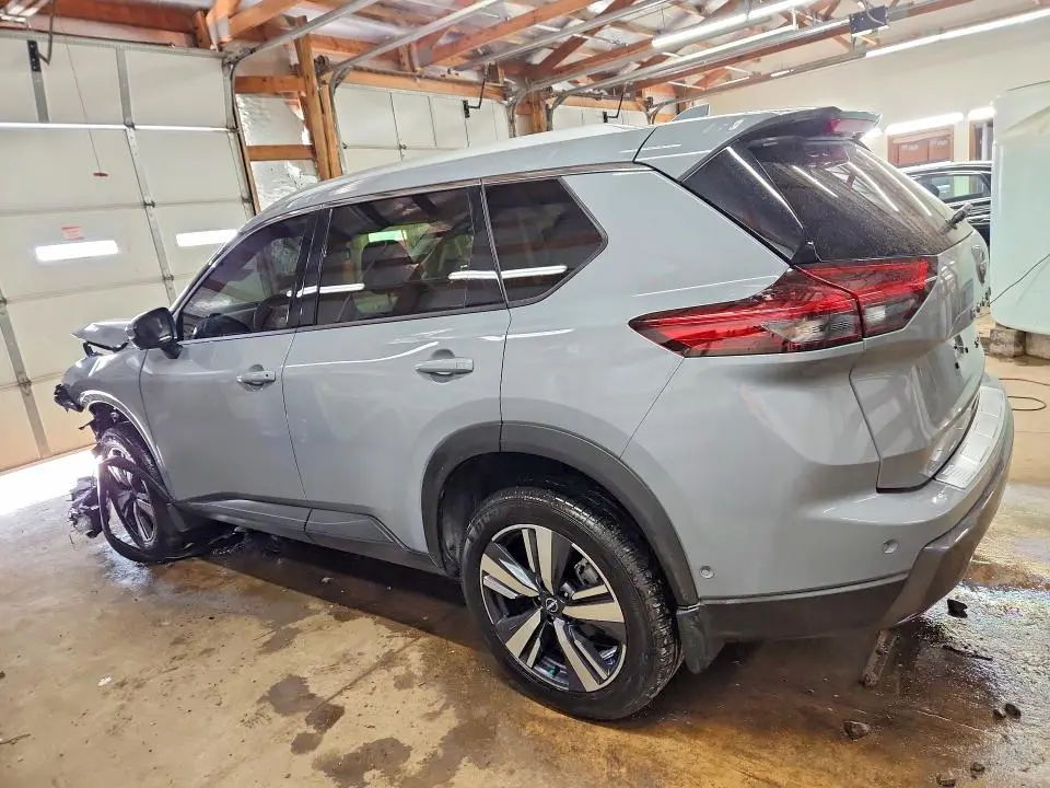 2025 NISSAN ROGUE SL  