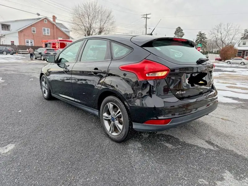2016 FORD FOCUS SE  