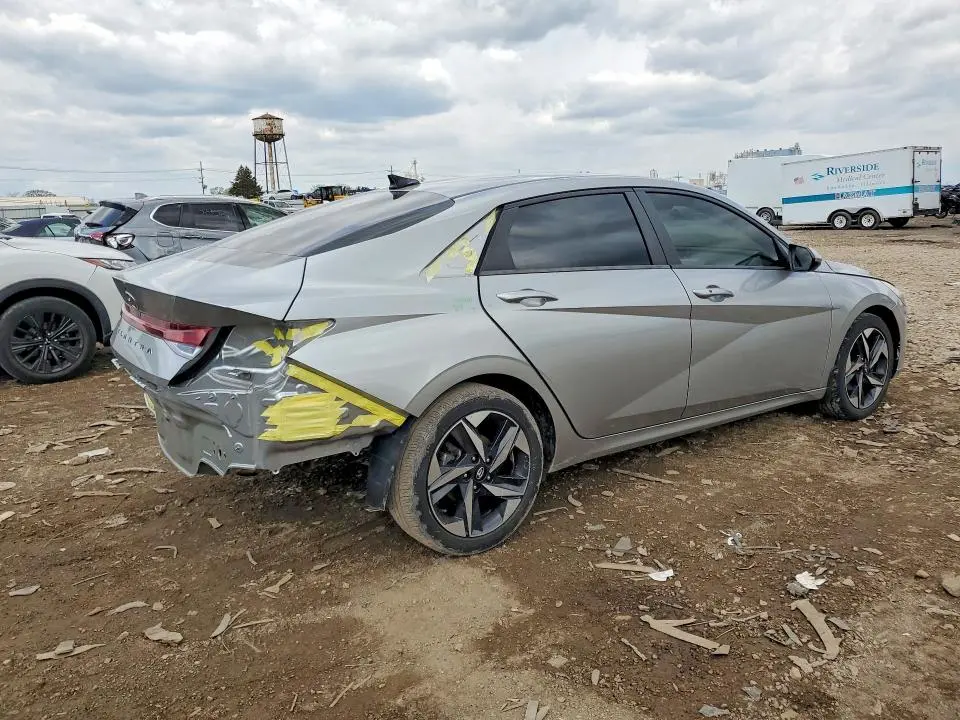 2023 HYUNDAI ELANTRA SEL  
