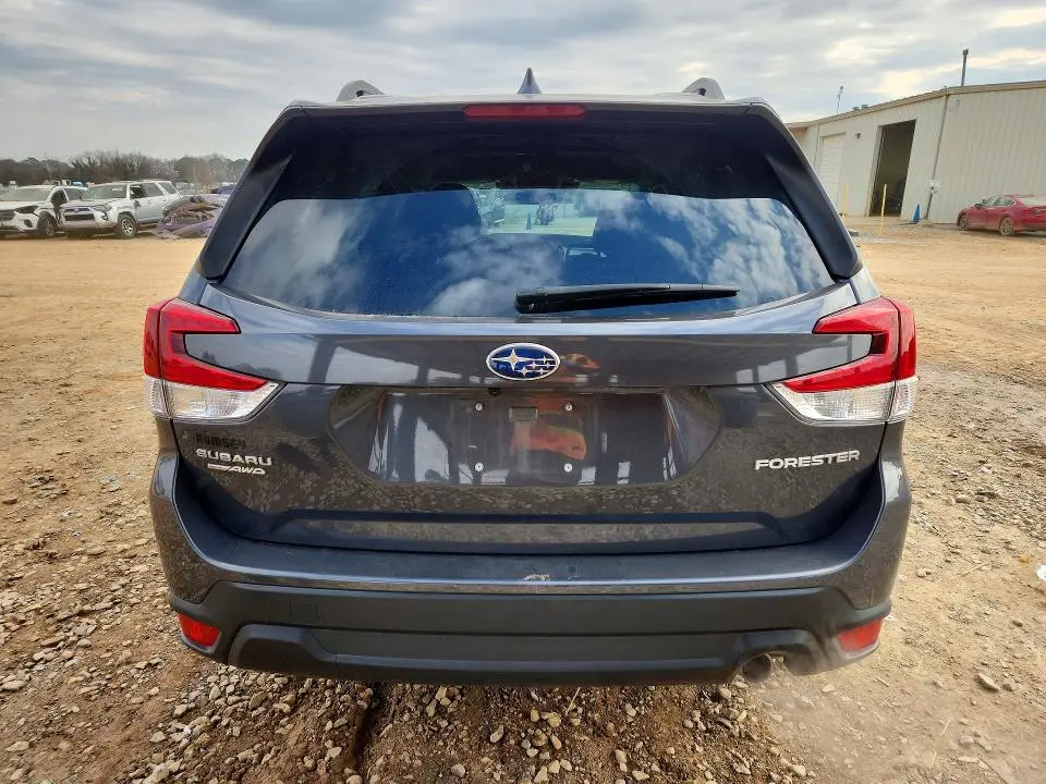 2022 SUBARU FORESTER LIMITED  