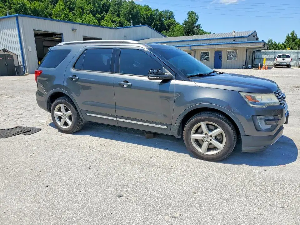 2017 FORD EXPLORER XLT  
