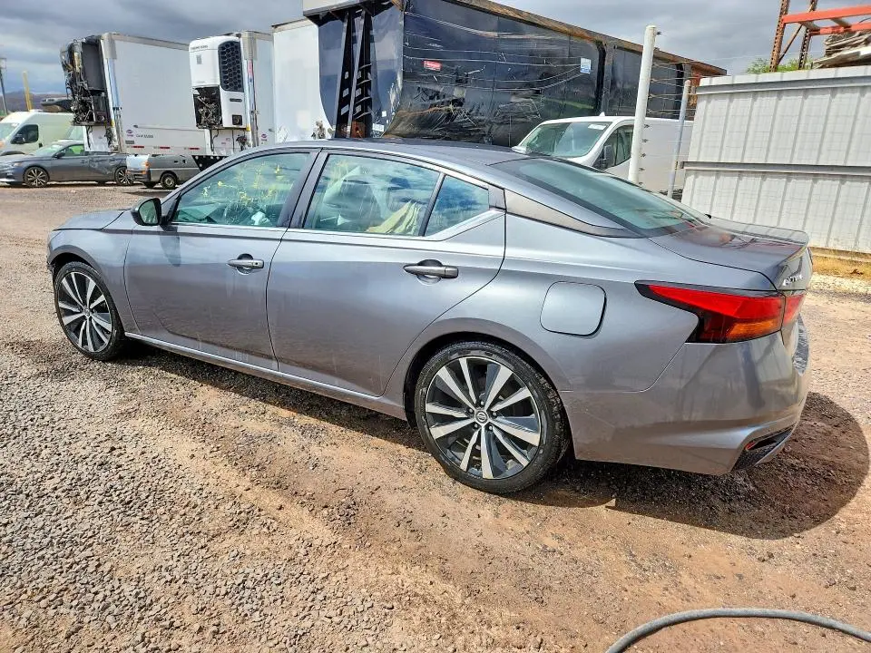 2021 NISSAN ALTIMA SR  
